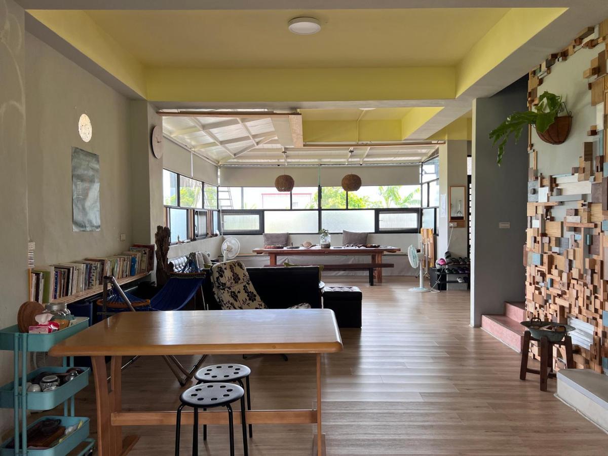 Back To Real Hostel Taitung Экстерьер фото