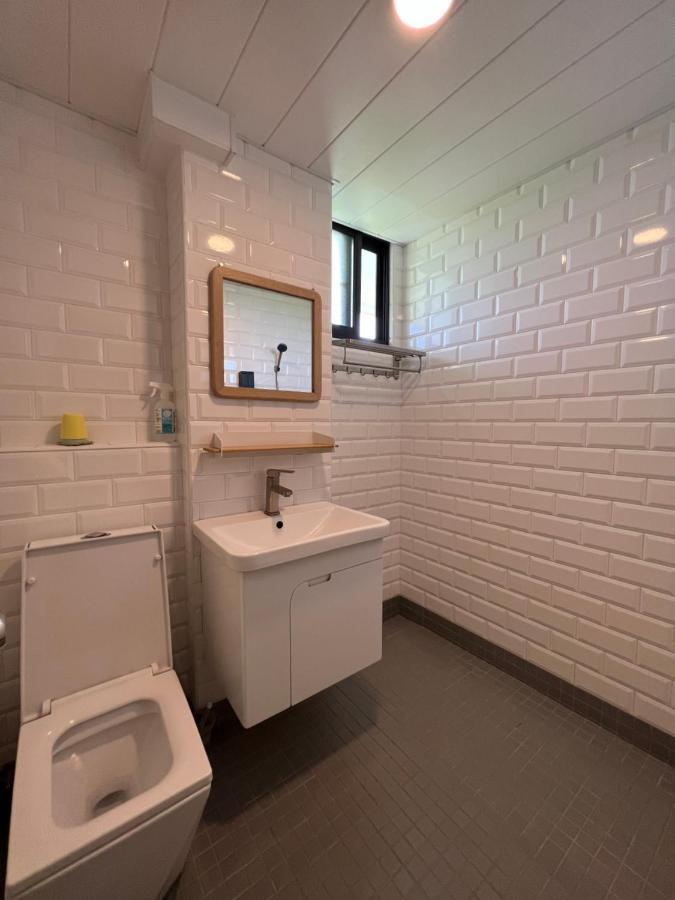 Back To Real Hostel Taitung Экстерьер фото